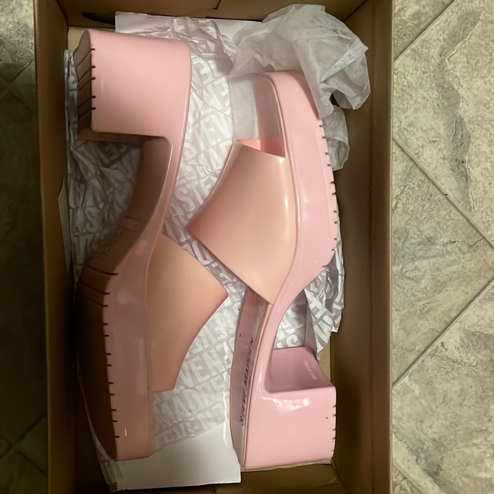 Pink shoes with chunky heel